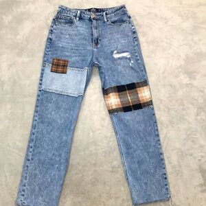 Hollister Ultra High Rise Mom Jeans Flannel Patches Size 7